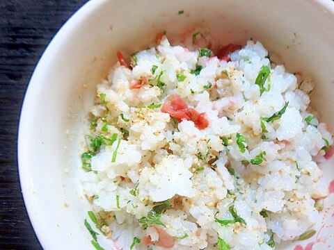 大葉とすり胡麻の梅ご飯